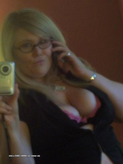 10P Photos of wild naughty amateur bbws posing