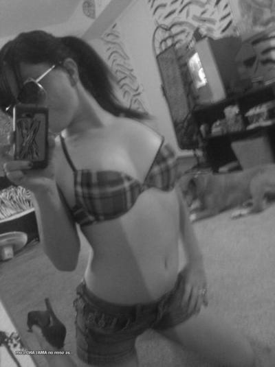 12P Compilation of an amateur hottie camwhoring in her underwear