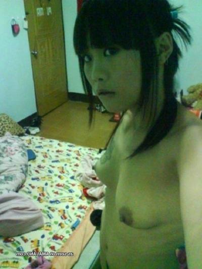 12P Compilation of amateur naughty babes posing sexy on cam