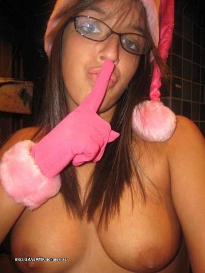 12P Copines sexy amateurs camwhoring pour leurs amants