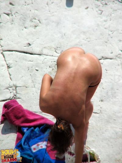 15P Two hot girls caught naked at the beach