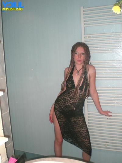 10P Amazing curly hair amateur with small tits