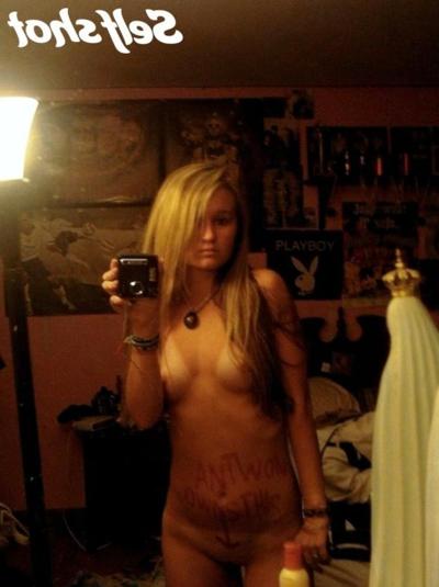 6P Nasty selfshot girlfriends pics with the stretched pussy