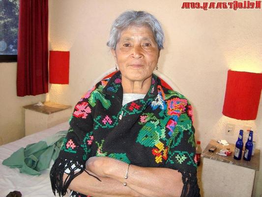 16P Old granny and cum in her face