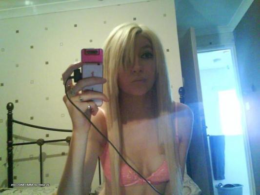 12P Steamy hot sexy emo blonde cutie camwhoring