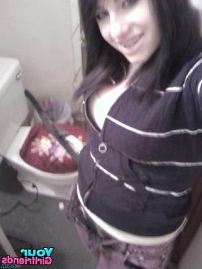 11P She just turned legal and got her cellphone pics hacked off myspace for us to pl