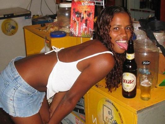 15P Black teen gfs posing for cell phone pics