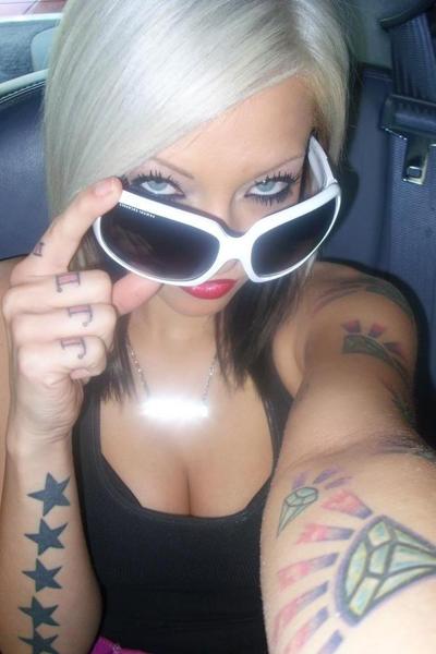 10P Blonde emo teens posing naughty