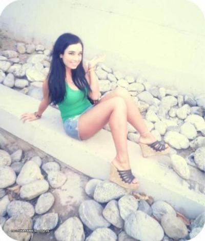 12P Collection of two gorgeous babes posing sexy outdoors
