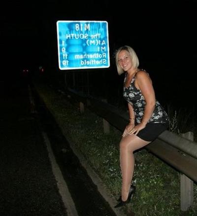 15P British wife fucking after dark in dogging action