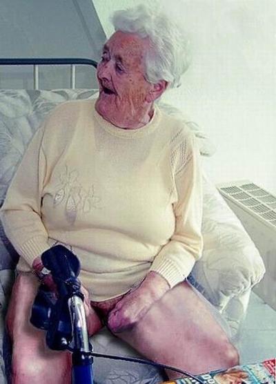 16P very old grannies spreading