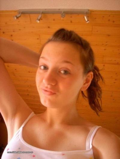 11P Collection d'une nana amateur posant pour son petit ami