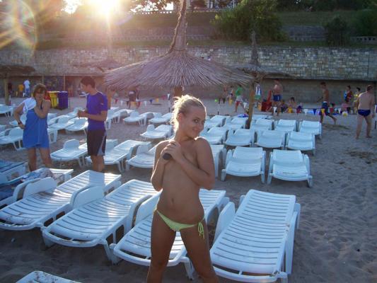 19P Amateur beach voyeur and candid shots