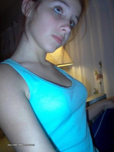 11P Steamy hot naughty bombshell amateur teen selfshooting