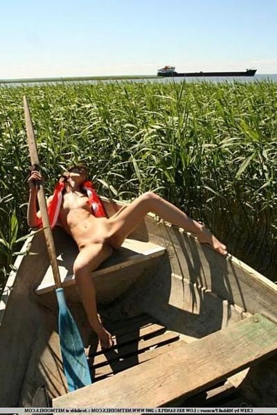 14P Small tit teen outdoor in the total buff