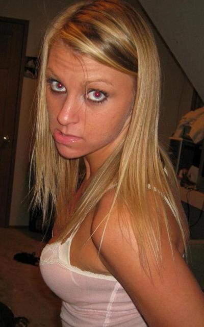 11P A guy's hot blonde GF doing things pornstars do