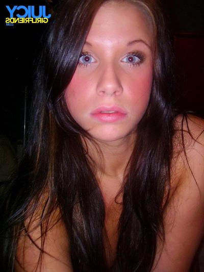 10P Gorgeous teen shows off her sexy stuff