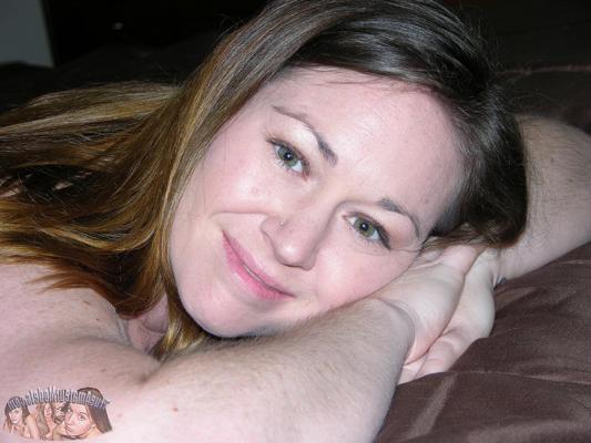 16P Amateur tattooed BBW big breasted model