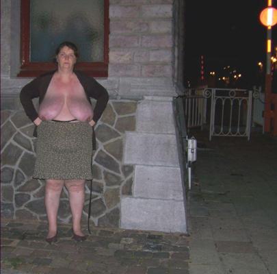 12P old amateur ladies posing and in action