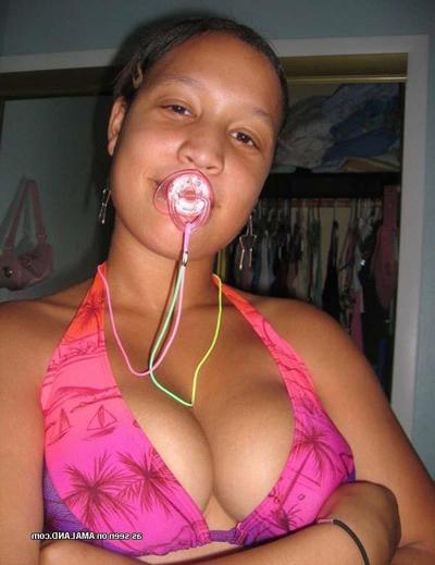 10P Picture selection of busty amateur girlfriends