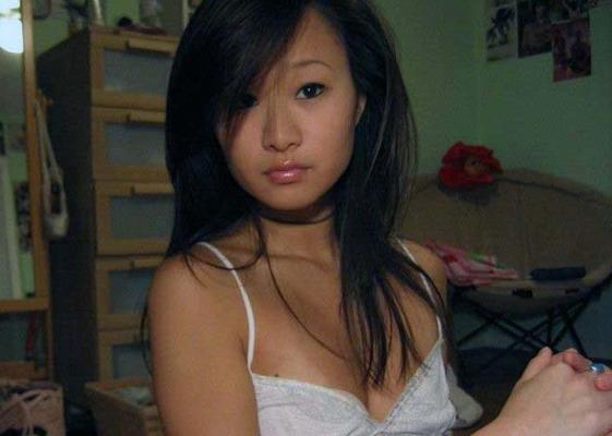 10P Photo set of various amateur kinky oriental girlfriends