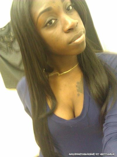 10P Nice ebony teen selfshot pics