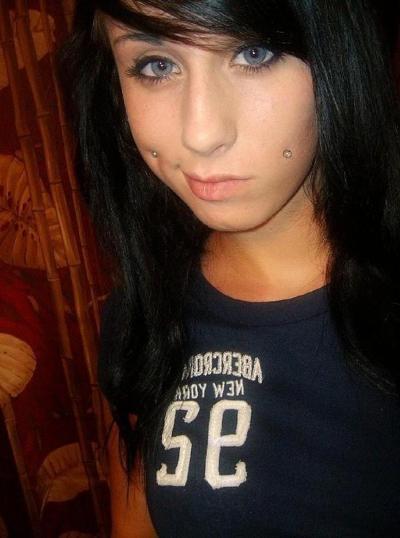 10P Compilation of self-shooting emo babes