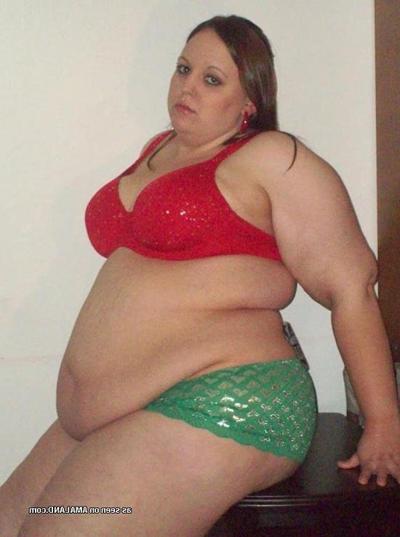 10P horny bbw showing off her lard