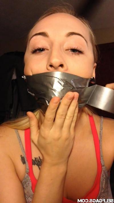 6P Sexy amateur blonde gag herself and drools