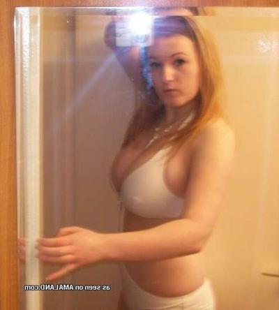 10P bigtittied slut self shooting in her bedroom