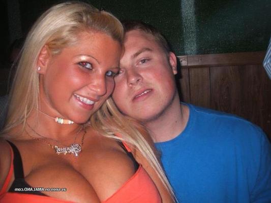 10P BBW babes shows off her juicy tits