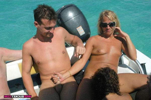 16P MILF sex pix