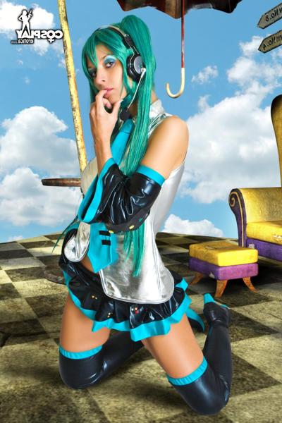 16P Erotic cosplay Lana in long green wig and anime uniform