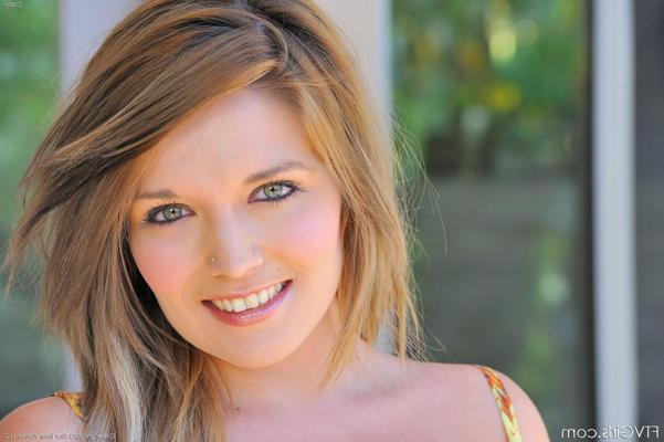 15P Amateur teen Casie