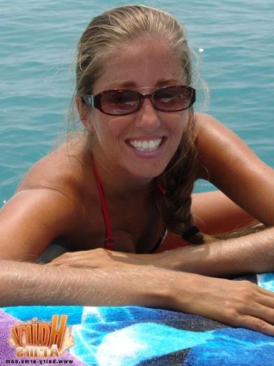 13P Lori's Shows Off Her Long Arm Hair