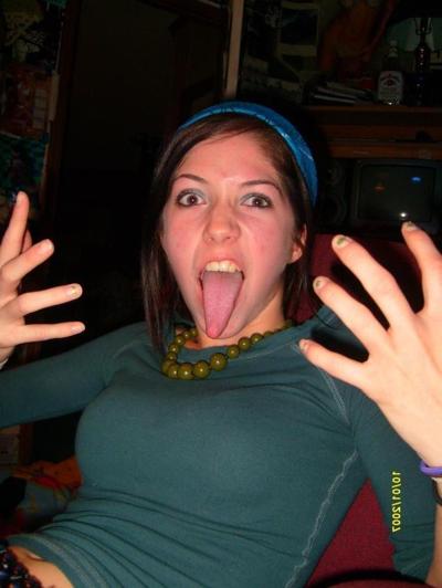 16P Cute amateur teens showing their sexy long tongues
