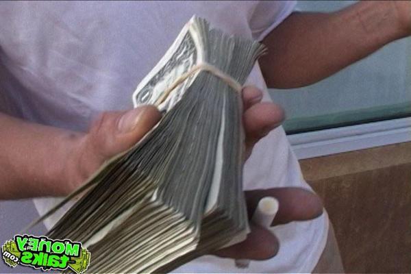 5P This sexy blonde babe gets nailed here for 600 buks in these hot money talks mov