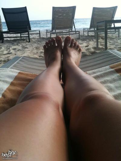16P Cute amateur teen selfshots