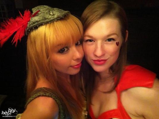 16P Cute amateur teen selfshots
