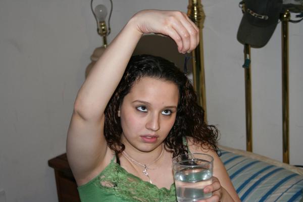 12P Girls swallow LIVE FISH