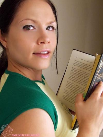 15P Hot nerdy geek chicks