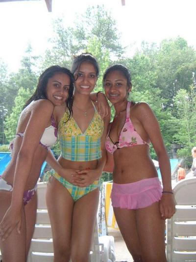 15P Gfs indiennes exposent leurs gros seins