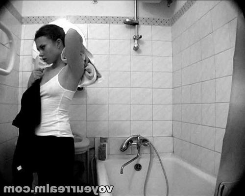 15P Showering and snatching missy on spy camera