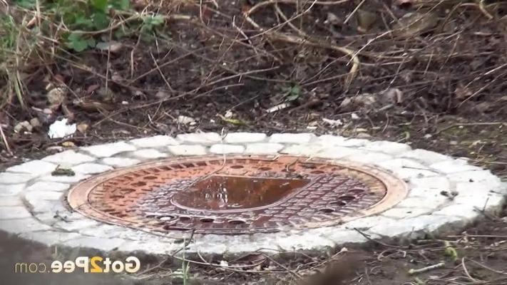 15P Black haired teen keeps on peeing outside