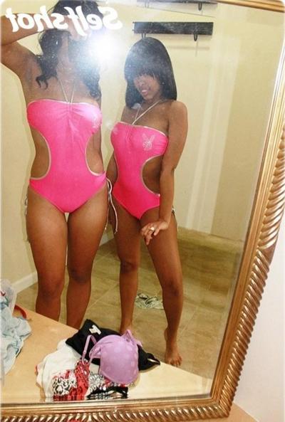 8P Lusty girlfriends fill our site with exlusive selfshots