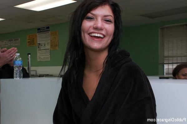 15P Filthy Whore Fucked at the Laundromat