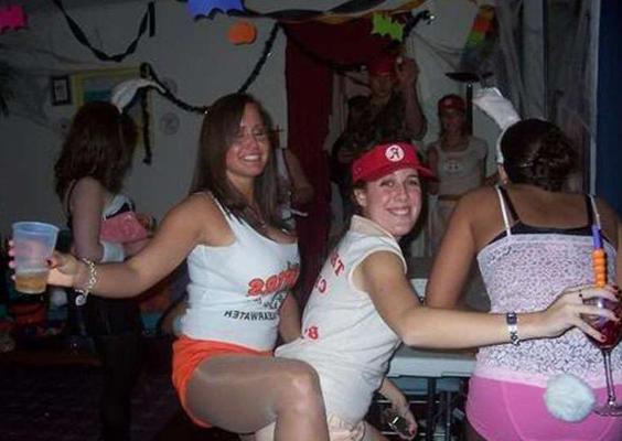 15P Drunk amateur girlfriends partying and flashing