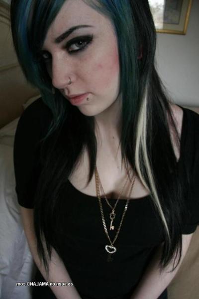 11P Pictures of an inked and pierced wild amateur girlfriend