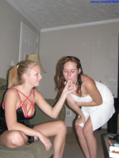 16P Amateur homemade girls
