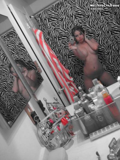 16P Amateur-Teenager-Selfshot beim Duschen
